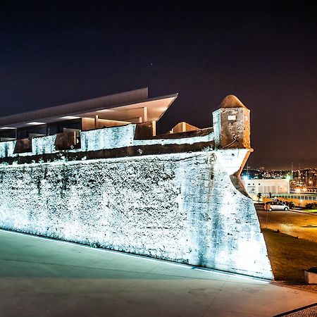Pestana Cidadela Cascais - Pousada & Art District Exterior foto The fort at night